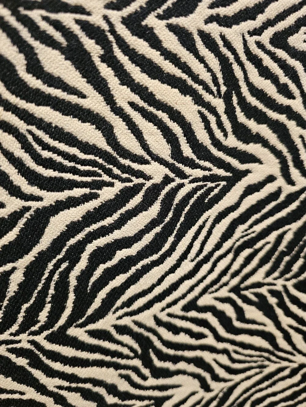 Vintage Reversible Woven Animal Print Table Runner 68" L x 13" W Black & Tan - Picture 4 of 6